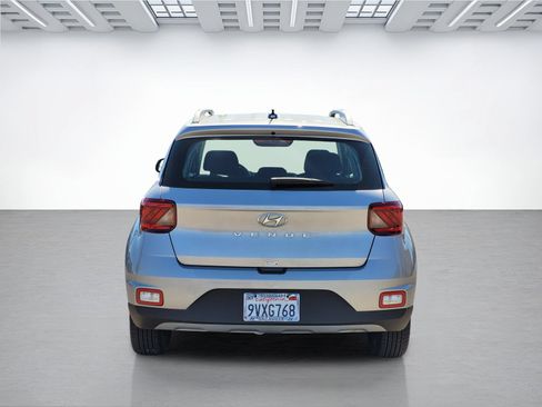 Certified 2025 Hyundai Venue SEL FWD image 12