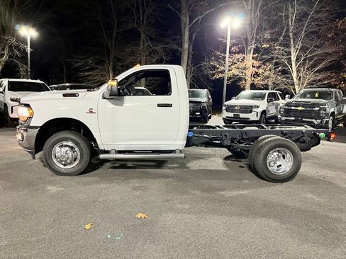 New 2024 RAM 3500 Tradesman image 9