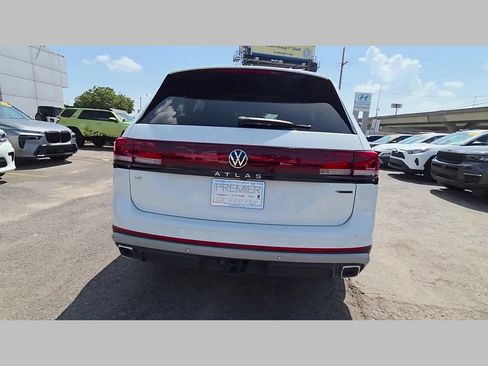 Used 2024 Volkswagen Atlas Peak Edition SE AWD/4WD image 45