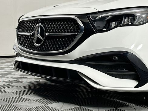 Used 2024 Mercedes-Benz E 350 4MATIC Sedan image 31