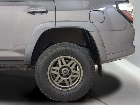 Used 2017 Toyota 4Runner SR5 Premium image 37