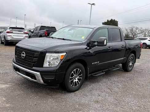Used 2023 Nissan Titan SV w/ SV Convenience Package image 21