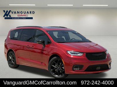 Used 2025 Chrysler Pacifica Limited
