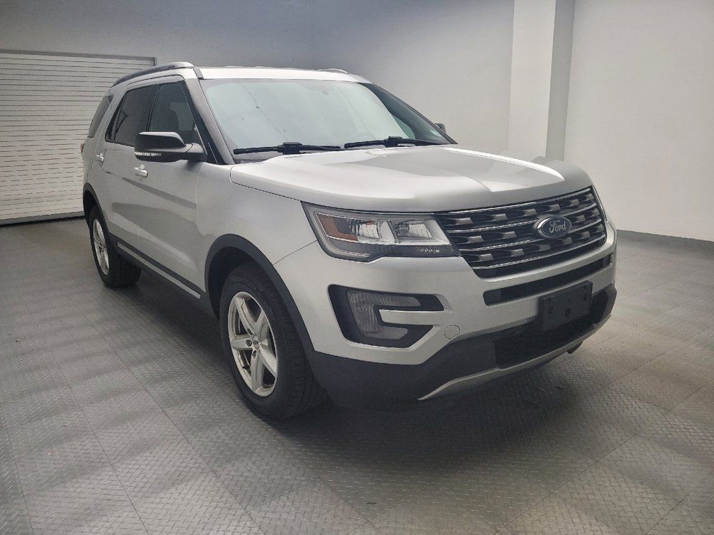 Used 2017 Ford Explorer XLT AWD/4WD image 13