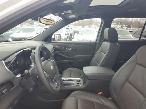 Used 2023 Chevrolet Traverse High Country image 19