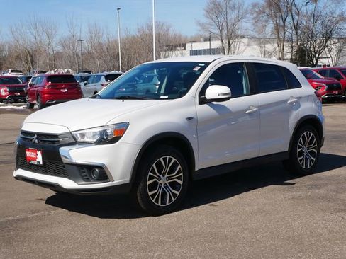 Used 2018 Mitsubishi Outlander Sport ES image 3