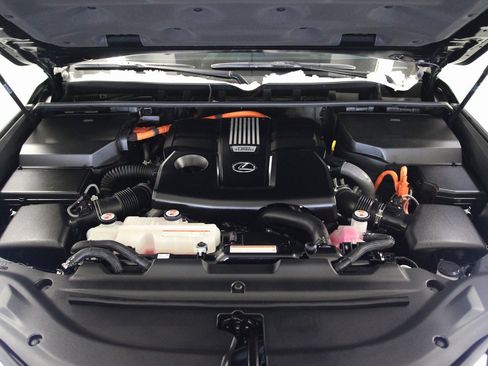 Used 2025 Lexus LX 700h Luxury image 12