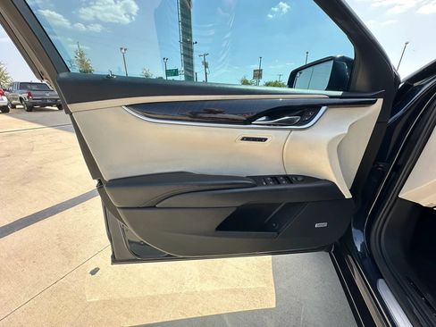 Used 2013 Cadillac XTS Platinum w/ Driver Assist Package FWD image 31