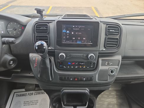 Used 2025 RAM ProMaster 2500 w/ Convenience Group FWD image 11