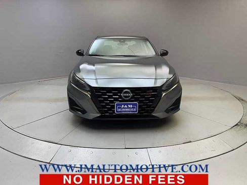 Used 2024 Nissan Altima 2.5 SR FWD image 8