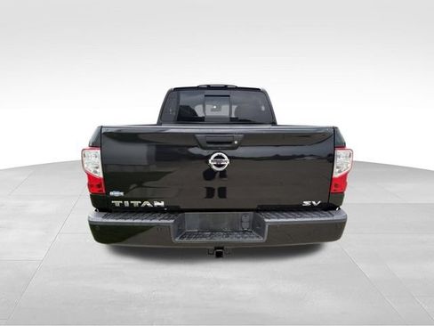 Used 2017 Nissan Titan SV RWD image 13