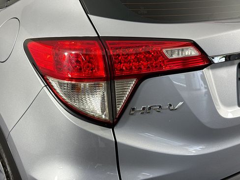 Used 2022 Honda HR-V LX image 35