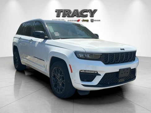 Used 2025 Jeep Grand Cherokee Summit w/ Obsidian Package AWD/4WD image 2