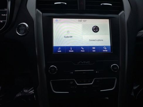 Used 2020 Ford Fusion SE image 20