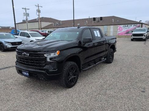 Used 2025 Chevrolet Silverado 1500 LT Trail Boss w/ Convenience Package II image 14