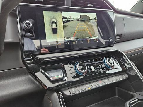 New 2026 GMC Sierra 2500 AT4 w/ AT4 Premium Plus Package AWD/4WD image 32