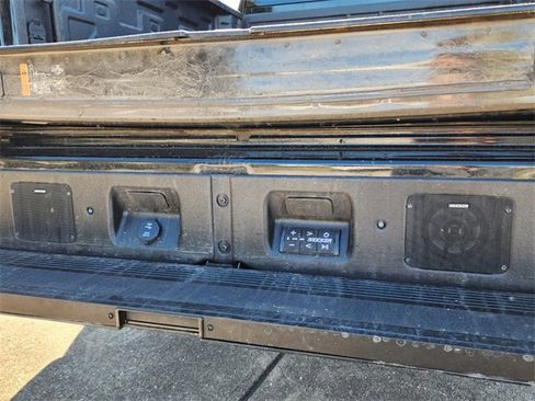 Used 2024 GMC Sierra 3500 Denali Ultimate image 18