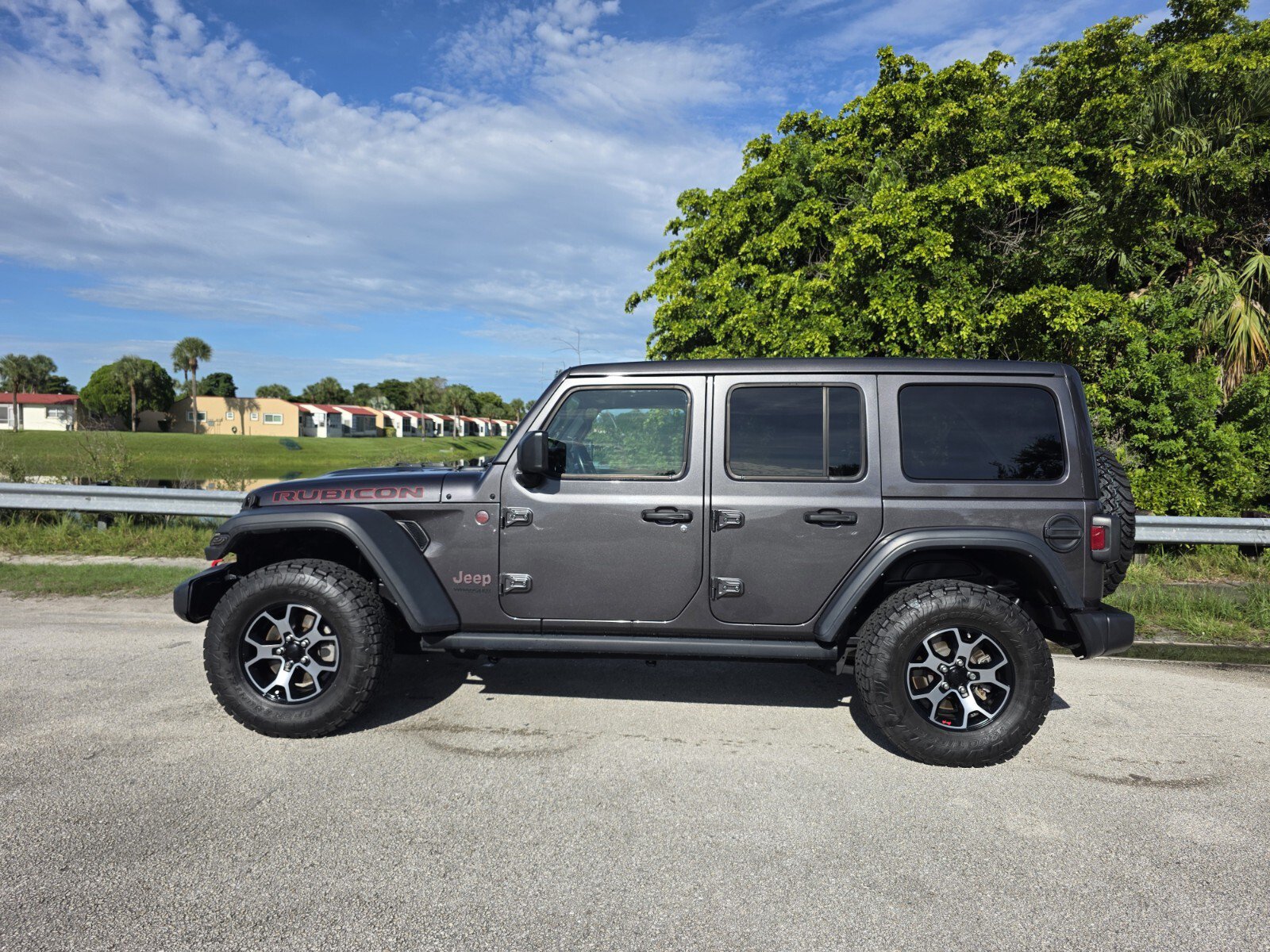 Used 2021 Jeep Wrangler Unlimited Rubicon w/ Cold Weather Group AWD/4WD image 7