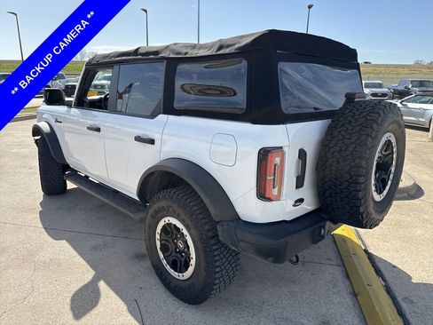 Used 2021 Ford Bronco Badlands image 9