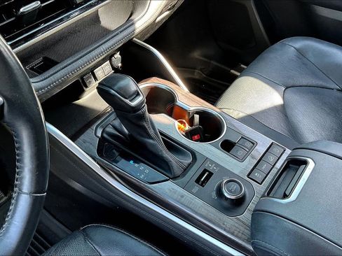 Used 2021 Toyota Highlander Platinum image 15