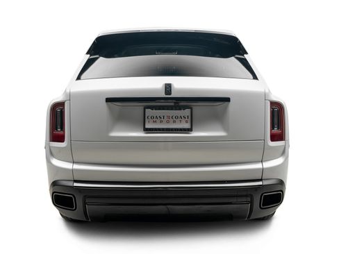 Used 2023 Rolls-Royce Cullinan Black Badge w/ Dark Exterior Package AWD/4WD image 16