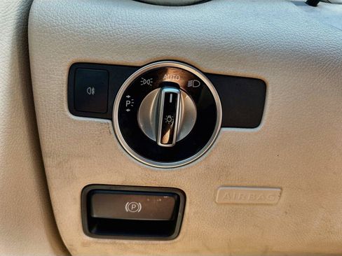 Used 2014 Mercedes-Benz SLK 250 image 34