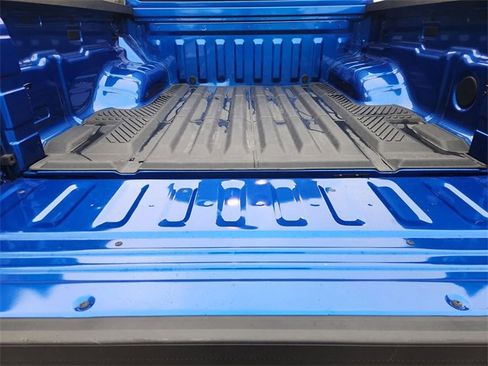 Used 2025 Nissan Frontier PRO-4X image 23