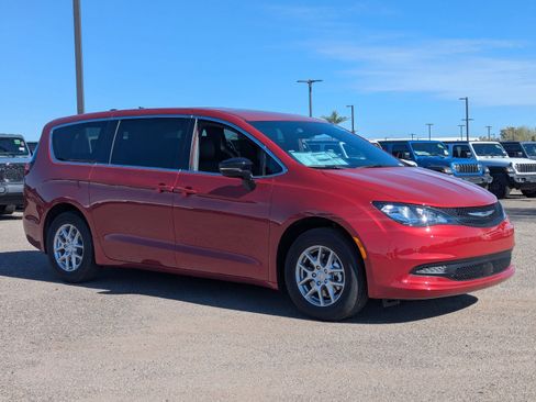 New 2026 Chrysler Voyager LX image 5