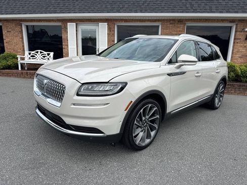 Used 2023 Lincoln Nautilus Reserve w/ Equipment Group 201A FWD image 4