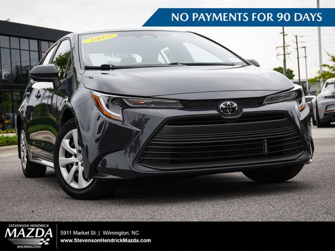 Used 2025 Toyota Corolla LE FWD image 1