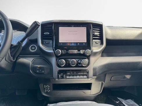 New 2026 RAM 5500 4x4 Regular Cab image 22
