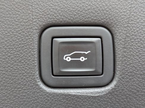 Used 2023 Chevrolet Blazer LT AWD/4WD image 8