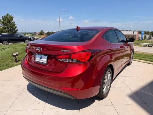 Used 2015 Hyundai Elantra SE w/ Option Group 02 FWD image 5