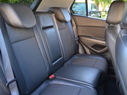 Used 2021 Chevrolet Trax LT image 28