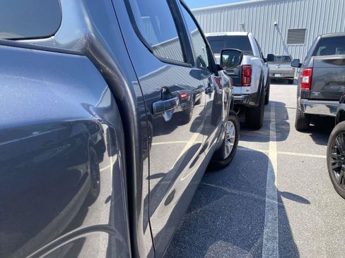 Used 2023 Nissan Frontier SV w/ Tow Package AWD/4WD image 8