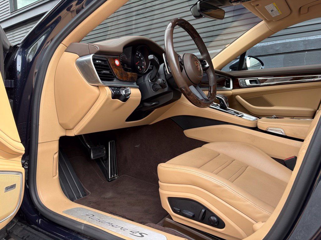 Certified 2023 Porsche Panamera 4S AWD/4WD image 4