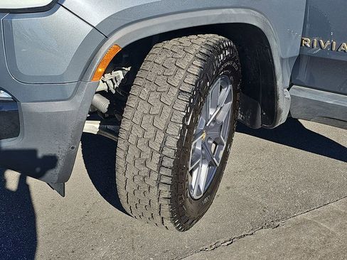 Used 2022 Rivian R1T Launch Edition image 37