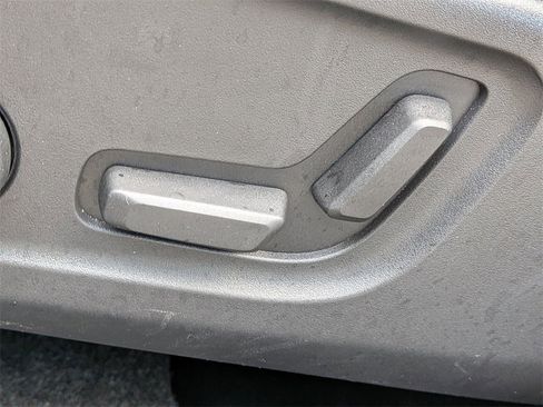 Certified 2025 Volvo XC40 B5 Plus image 20