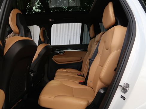 Used 2016 Volvo XC90 T6 Momentum w/ Momentum Plus Package AWD/4WD image 39