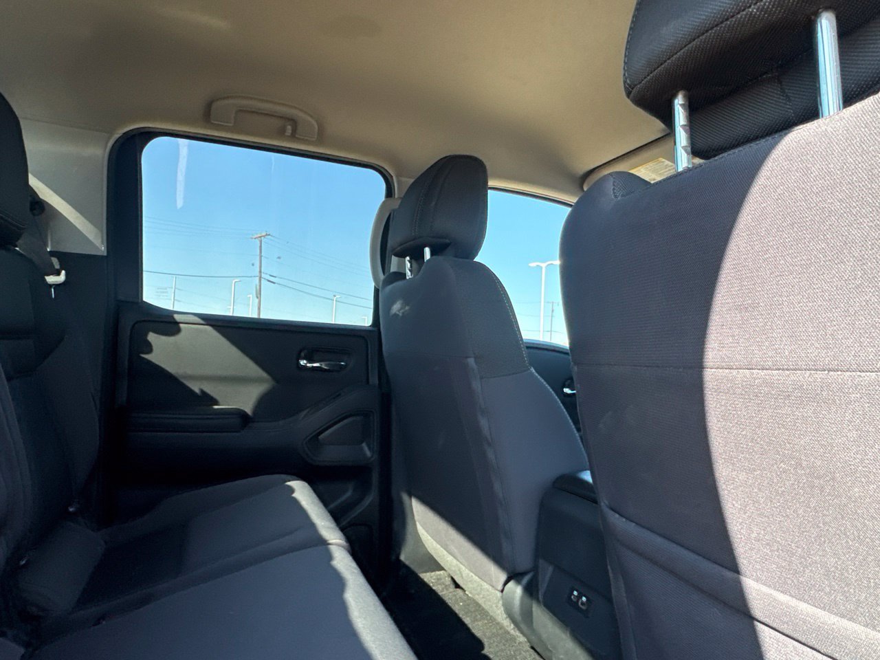 Used 2025 Nissan Frontier SV RWD image 36