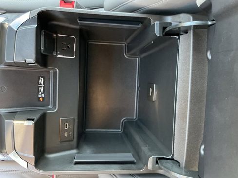 Used 2024 GMC Sierra 3500 SLT w/ SLT Convenience Package image 67