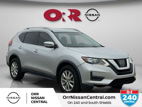 Used 2017 Nissan Rogue SV FWD image 3