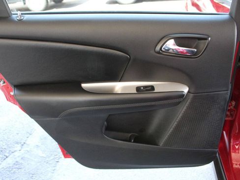 Used 2018 Dodge Journey SE w/ Popular Equipment Group FWD image 15