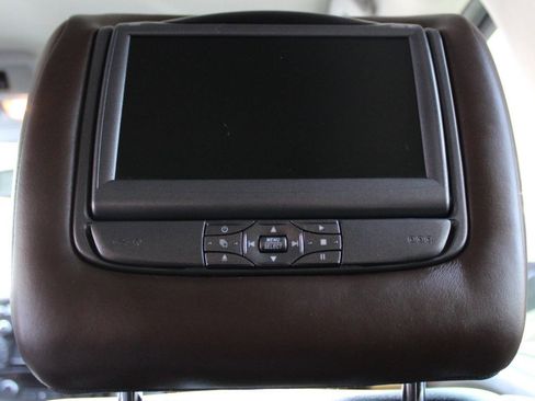 Used 2017 Nissan Titan Platinum Reserve image 19