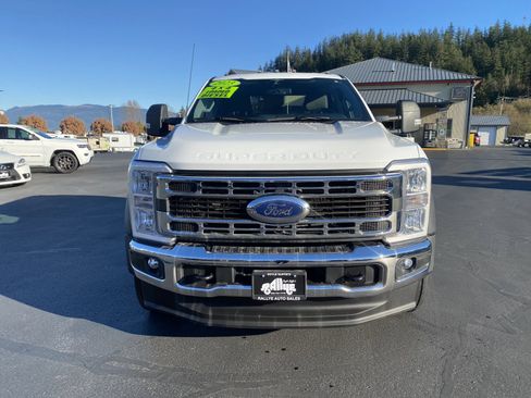 Used 2023 Ford F450 XLT w/ XLT Value Package AWD/4WD image 2