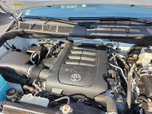 Used 2018 Toyota Sequoia Platinum AWD/4WD image 25