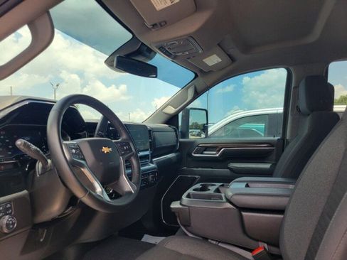 Used 2025 Chevrolet Silverado 2500 LT w/ Safety Package AWD/4WD image 11