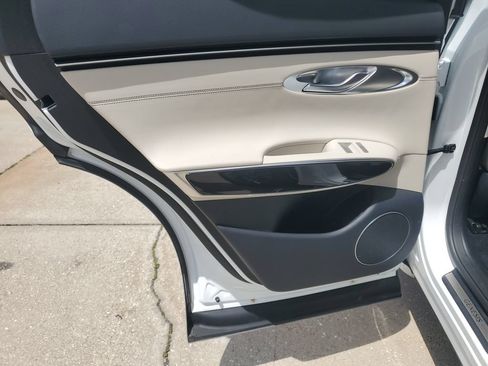 Used 2025 Genesis GV70 2.5T AWD/4WD image 16