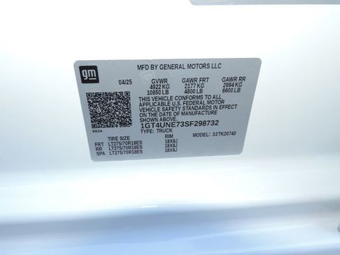 Used 2025 GMC Sierra 2500 SLT w/ SLT Convenience Package image 20