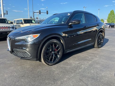 Used 2019 Alfa Romeo Stelvio Ti Sport w/ Quick Order Package 22S Sport AWD/4WD image 2